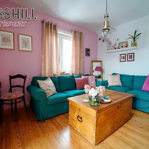 Crosshill - Charmante Und Helle Apartment